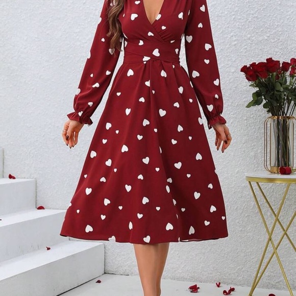 Heart Shaped Printed Belted Dress - Picture 3 of 3